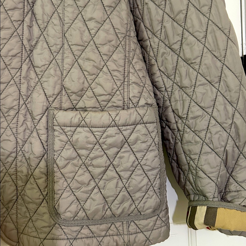 Burberry Quilted Men's Jacket in Herons (size XL) - Picture 10 of 14